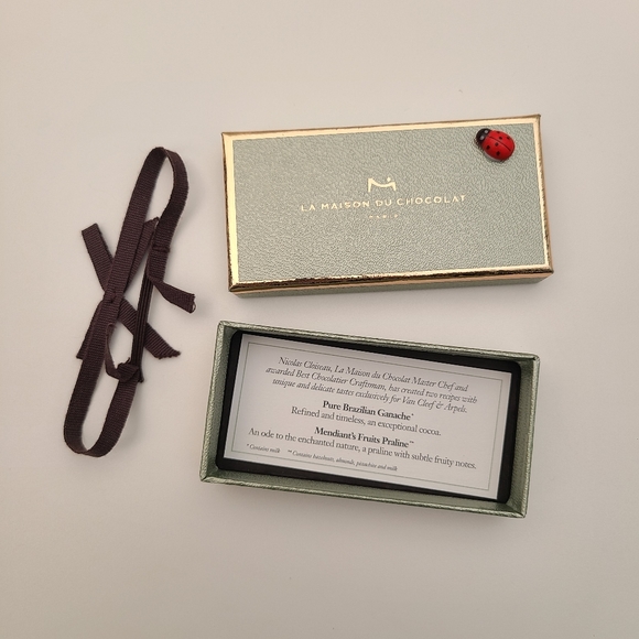 *** FREE *** w/ any purchase: Van Cleef & Arpels Empty Chocolate Box x2 - Picture 4 of 4